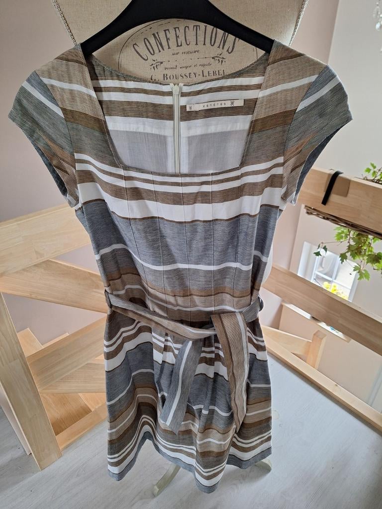 Kleed xandres goud wit zilver gestreepte, Kleding | Dames, Jurken, Ophalen of Verzenden, Zo goed als nieuw, Maat 38/40 (M), Wit