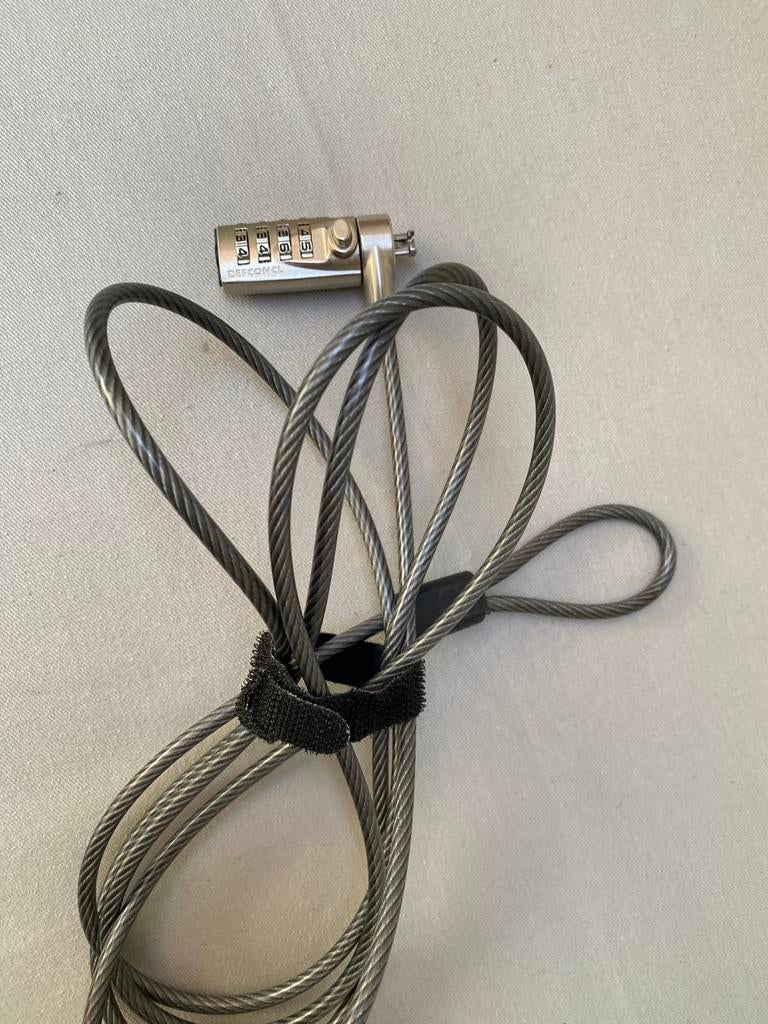 Targus Defcon CL laptop slot, Computers en Software, Ophalen, Zo goed als nieuw