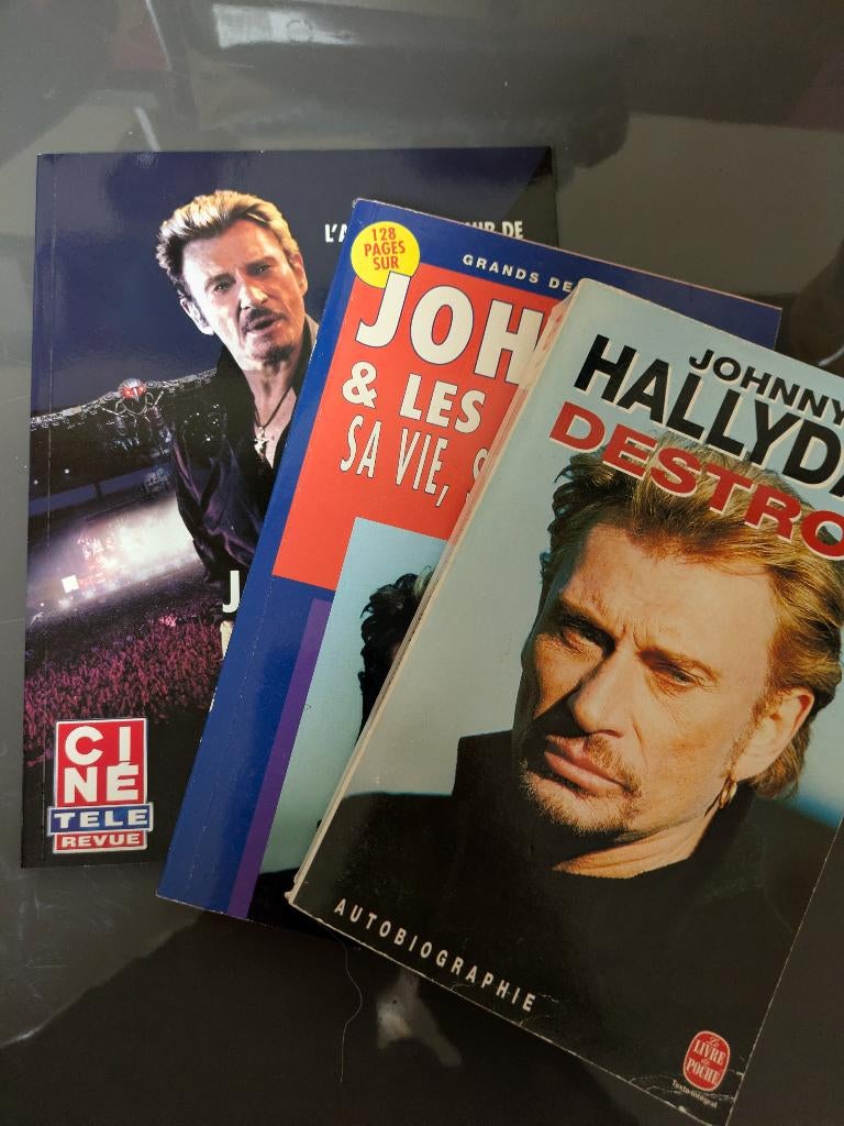 Lot de livres Johnny Hallyday avec un collector, Ophalen, Zo goed als nieuw, Film, Tv en Media