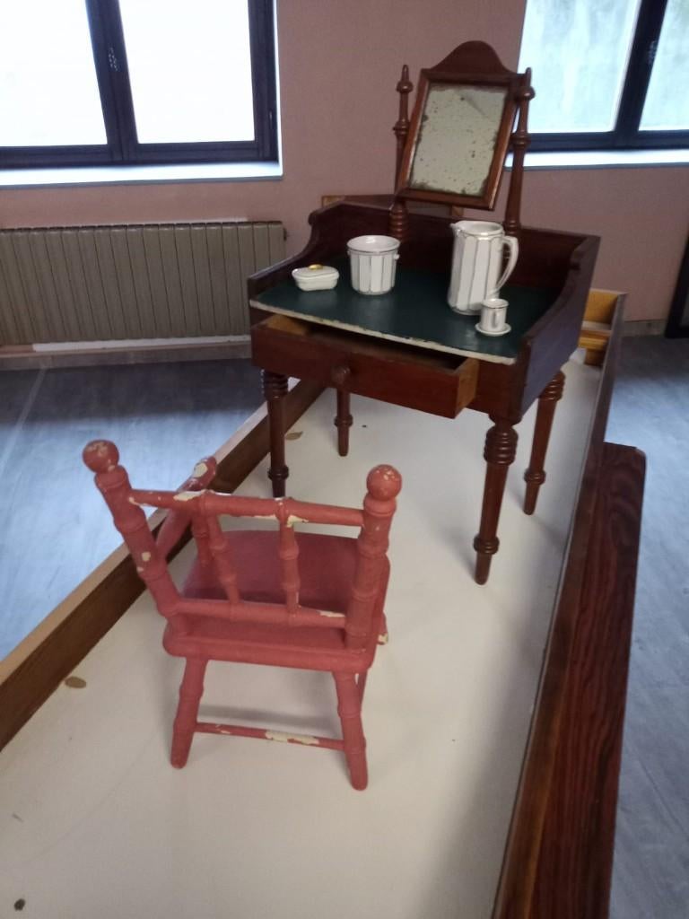 Coiffeuse poupée ancienne, Enlèvement, Utilisé, Accessoires