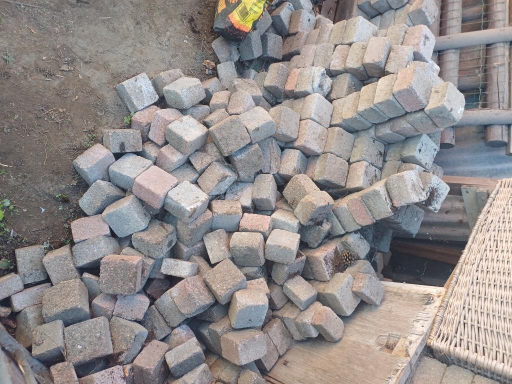 Betonklinkers ...10,5 x10,5x 7 ...200tal stuks, Béton, Enlèvement, Utilisé, Briques