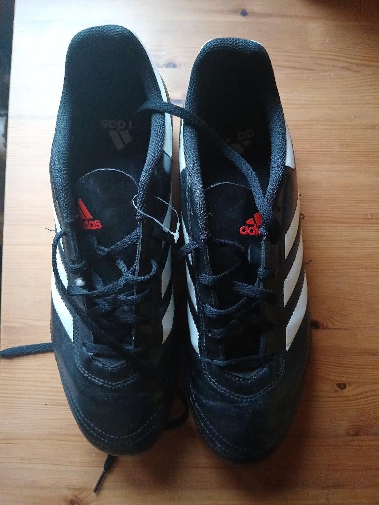 Chaussure de foot addidas, Sports & Fitness, Enlèvement, Comme neuf, Autres types