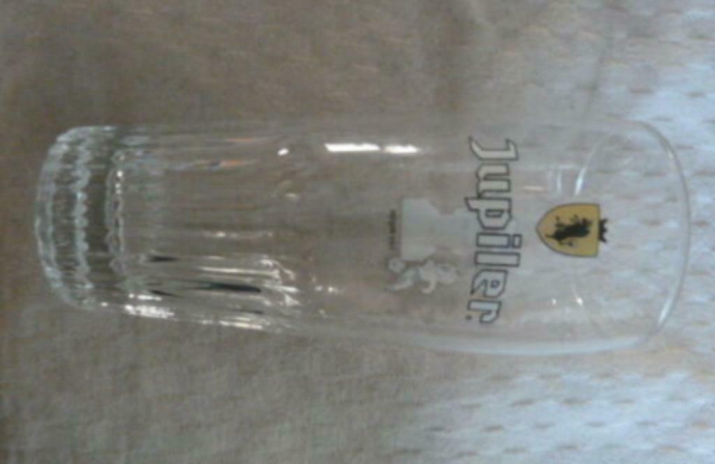 #K bier glas JUPILER " USA '94 Marc Degrijse ", Verzamelen, Ophalen of Verzenden, Gebruikt, Bierglas
