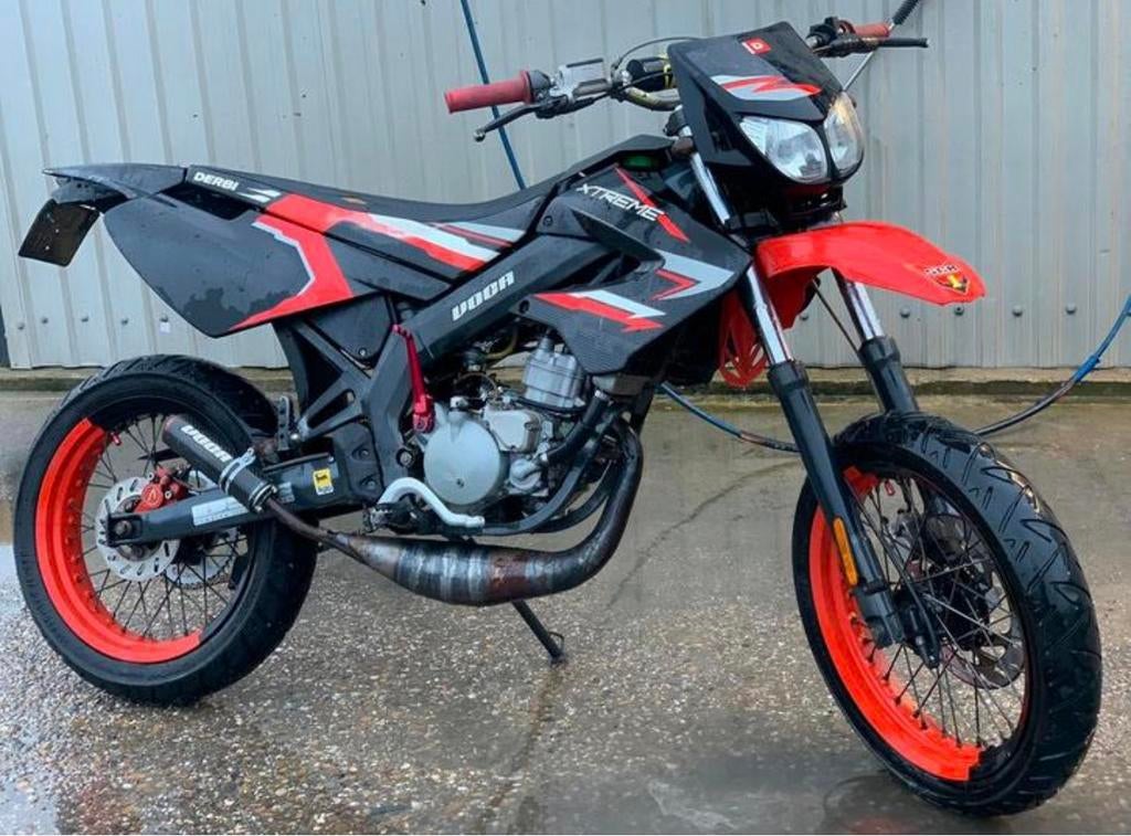 GEZOCHT: Derbi, aprillia, beta projecten, opknappers etc, Vélos & Vélomoteurs, Pièces de cyclomoteur | Général, Cadre, Enlèvement ou Envoi