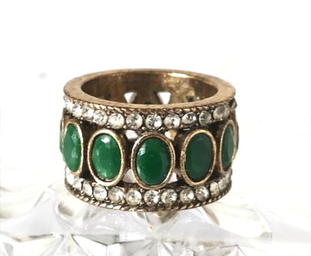 Ring Goud verguld Smaragd groene en Briljant witte stenen✨💎, Overige materialen, Ophalen of Verzenden, Zo goed als nieuw, 17 tot 18