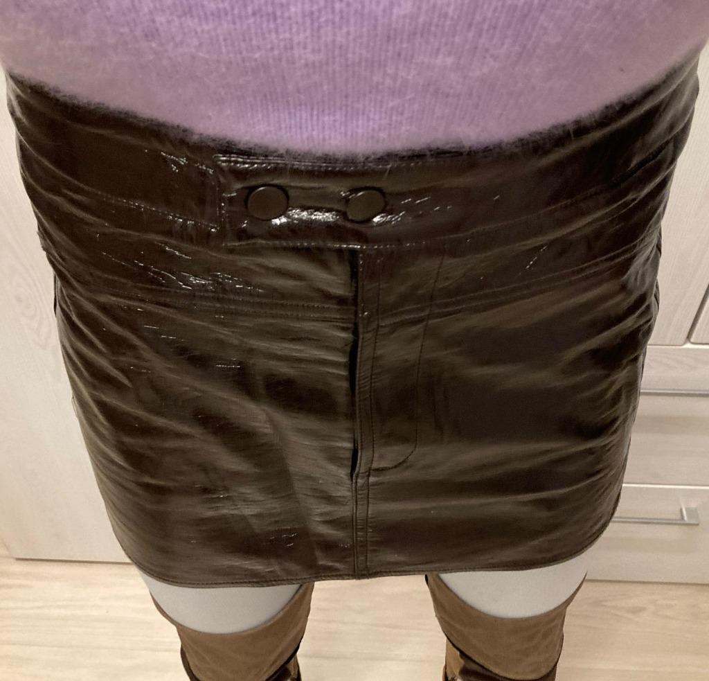 Mini-jupe en vinyle Pull&Bear M toute neuve, Vêtements | Femmes, Jupes, Neuf, Taille 38/40 (M), Brun, Au-dessus du genou, Enlèvement ou Envoi