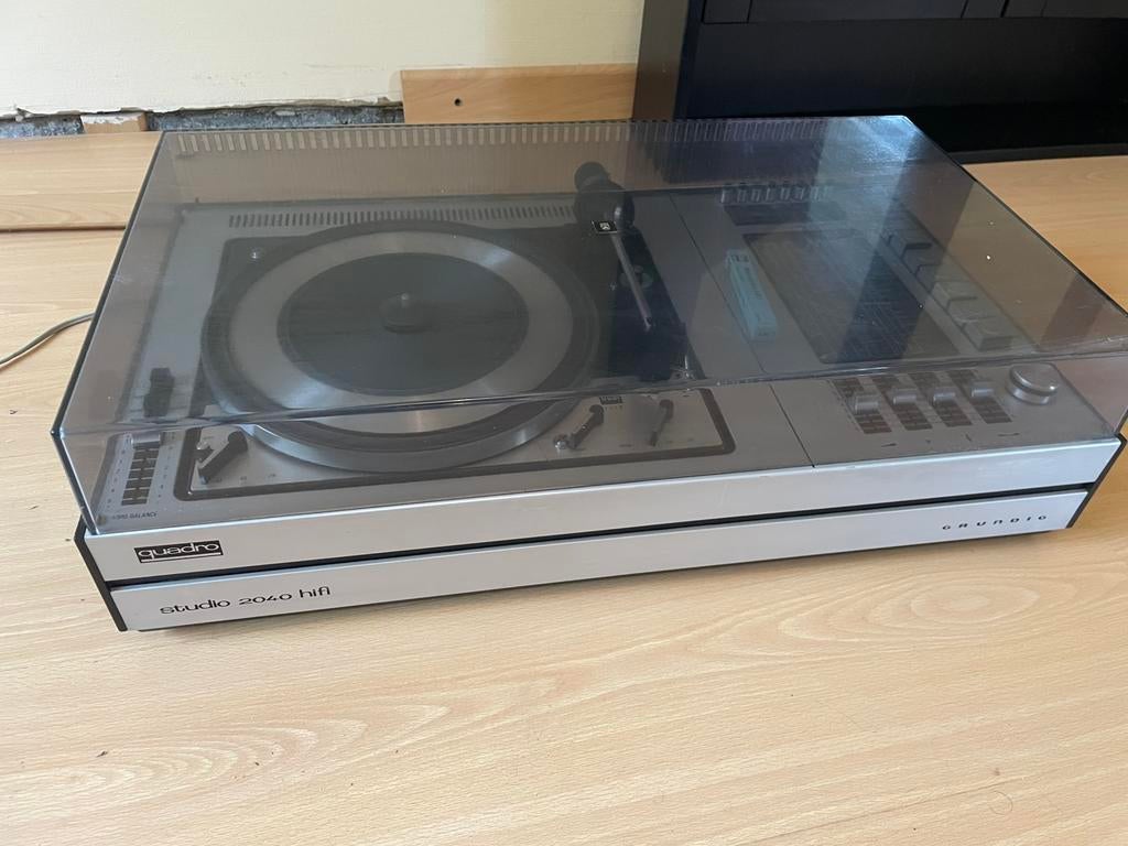 Grundig Studio 2040 Quadro platenspeler met ingebouwde radio, Ophalen, Platenspeler