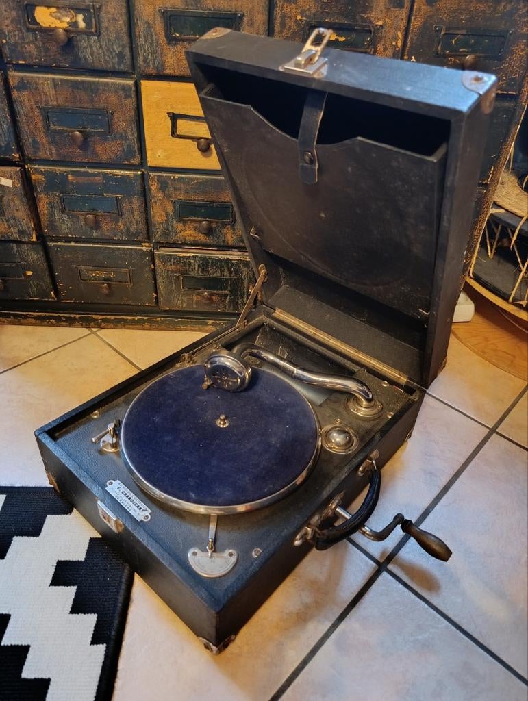 Charmante Britse draagbare grammofoon, Ophalen of Verzenden