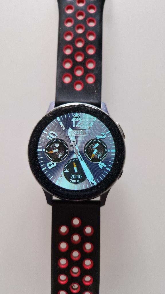 Samsung galaxy watch 2 active 40 mm + nieuw metalen bandje, Handtassen en Accessoires, Smartwatches, Gebruikt, Zwart, Ophalen of Verzenden