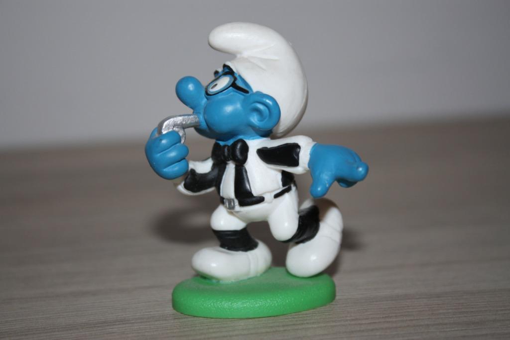 scheidsrechter smurf , Schleich 1985 , Peyo , als nieuw, Ophalen of Verzenden, Zo goed als nieuw, Overige Smurfen, Poppetje, Figuurtje of Knuffel