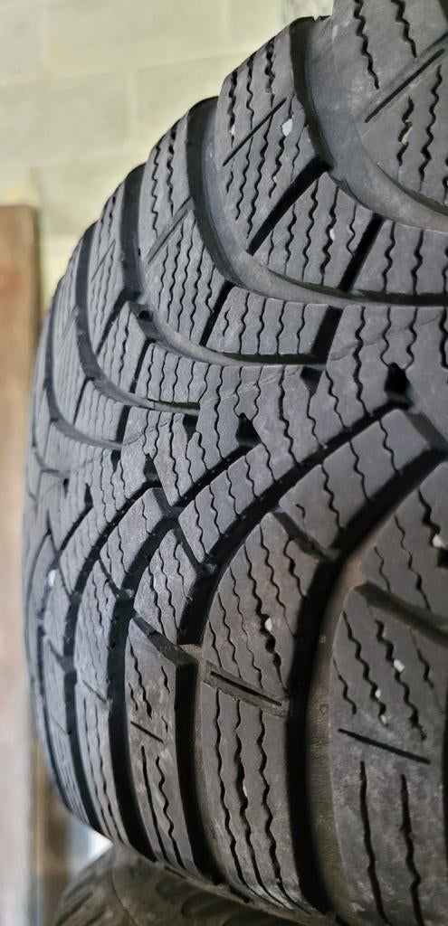 Goodyear Ultra Grip 205/55/16 (4x) + Jantes tôle hiver, Gebruikt, 16 inch, Band(en), Personenwagen