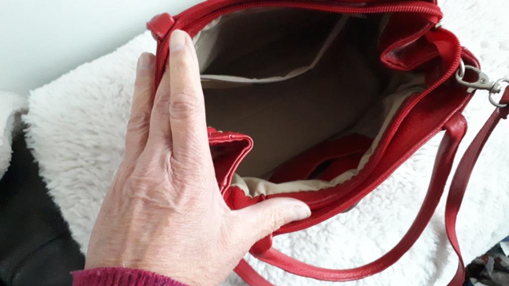 Handtassen rood, zwart, cognac, 25 tot 40 cm, Zo goed als nieuw, 30 tot 45 cm, Ophalen