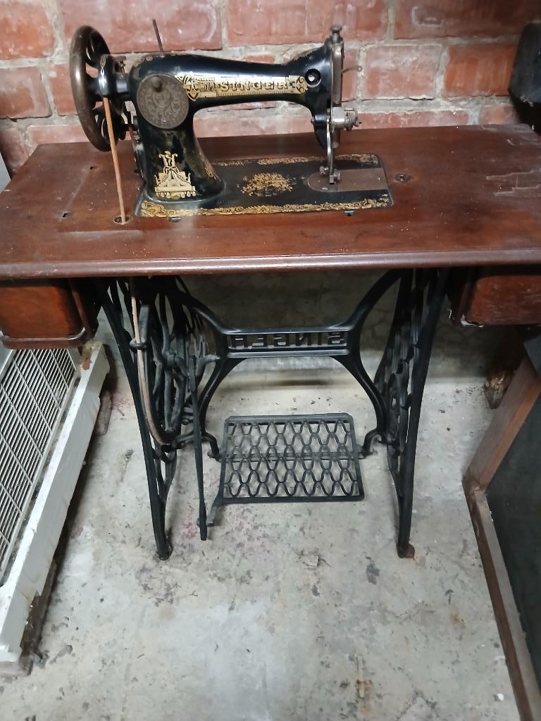 oude singernaaimachine, Ophalen