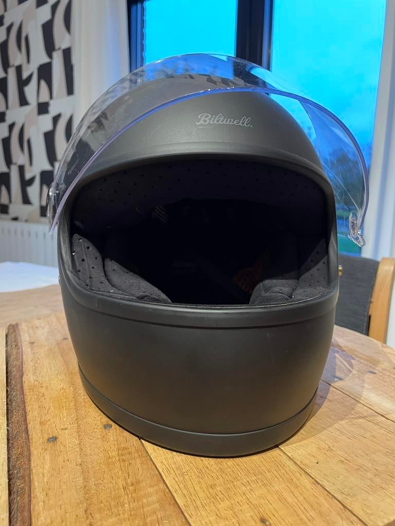 Motorhelm Biltwell, Enlèvement, S