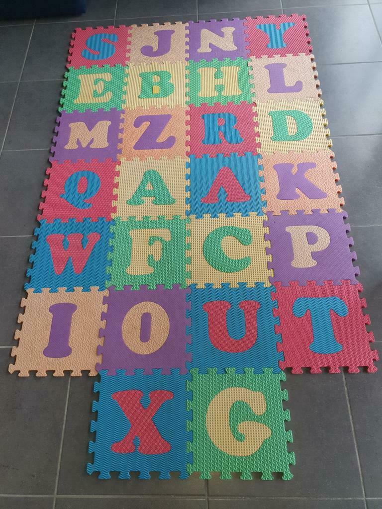 26 foam speeltegels - letters, Kinderen en Baby's, Ophalen, Zo goed als nieuw
