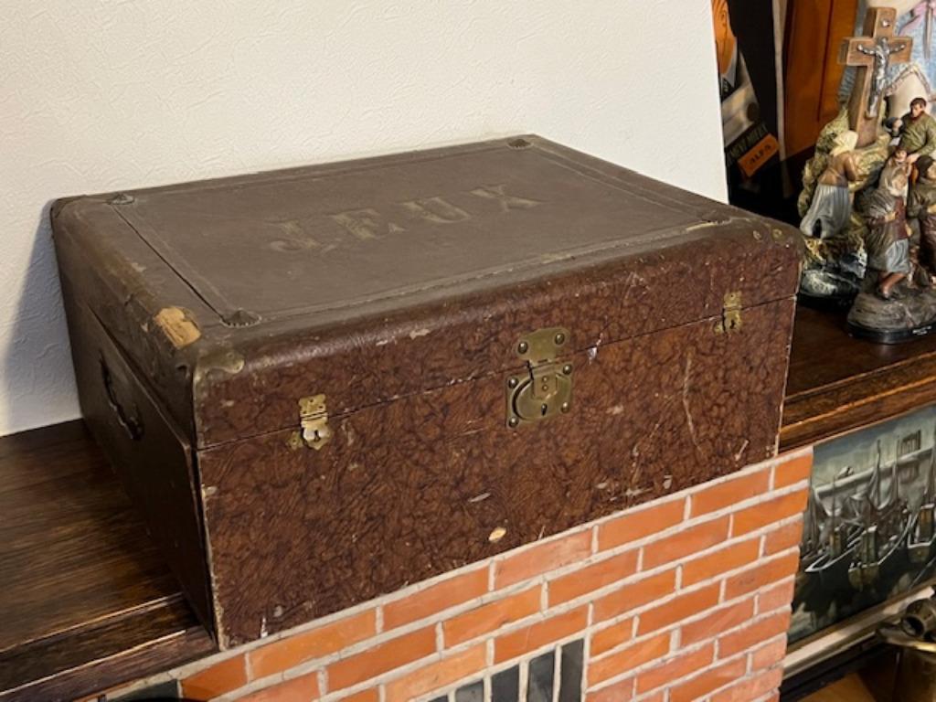 Coffre à jeux ancien, milieu du XXe siècle, Antiquités & Art, Enlèvement
