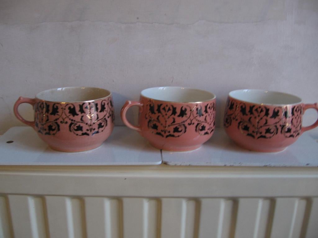 Lot de 3 tasses OPAQUE DE SARREGUEMINES, Maison & Meubles, Enlèvement