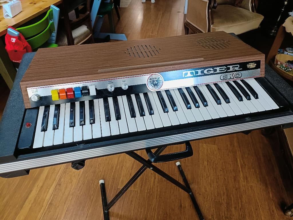 Orgue electrique Tiger EKO Mate DL, années 1970, Autres marques, Enlèvement, Utilisé, Avec pied