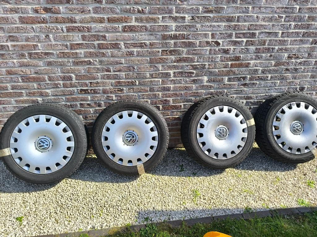 Golf BRIDGESTONE winterbanden  blizzak+ 205/55R16 94T , Auto-onderdelen, Banden en Velgen, Ophalen, Gebruikt, 16 inch, Winterbanden