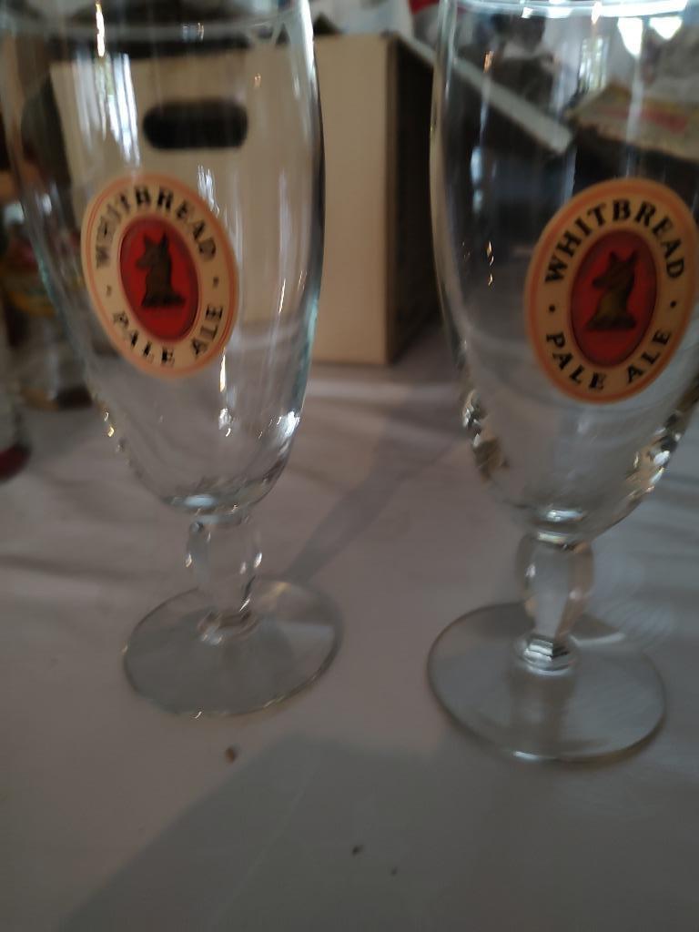 2 whitbread pale ale glazen, Verzamelen, Ophalen, Zo goed als nieuw, Bierglas