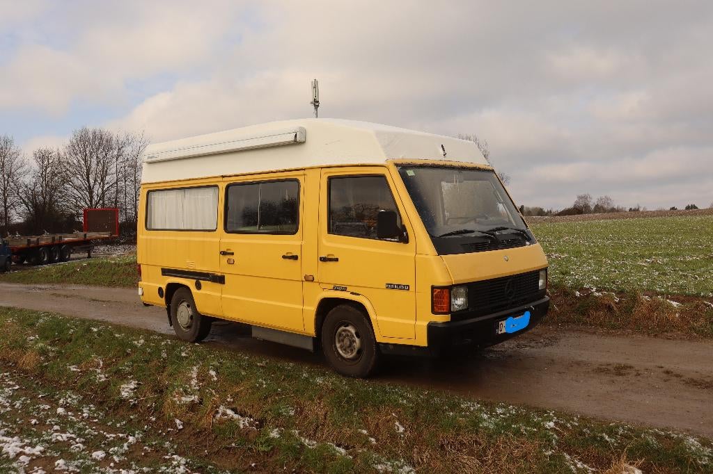 Pittoreske gele oldtimer camper MB100 - zelf in te schrijven, Auto's, Voorwielaandrijving, Stof, Overige modellen, Radio