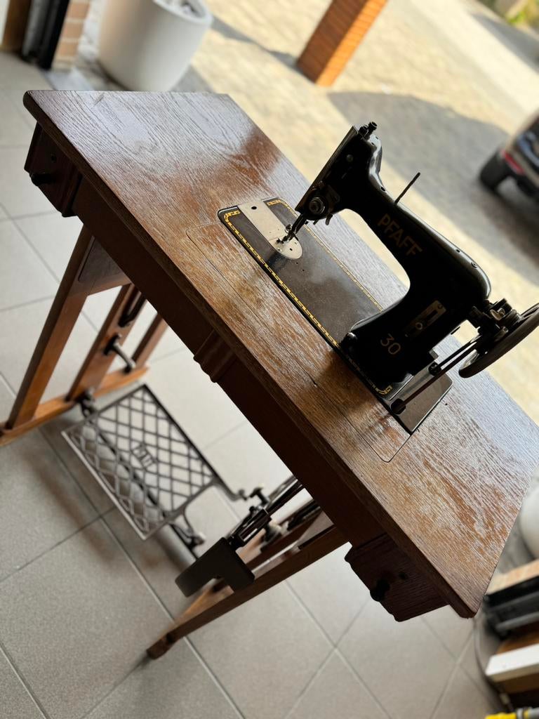 Retro naaimachine, Antiquités & Art, Antiquités | Machines à coudre, Enlèvement