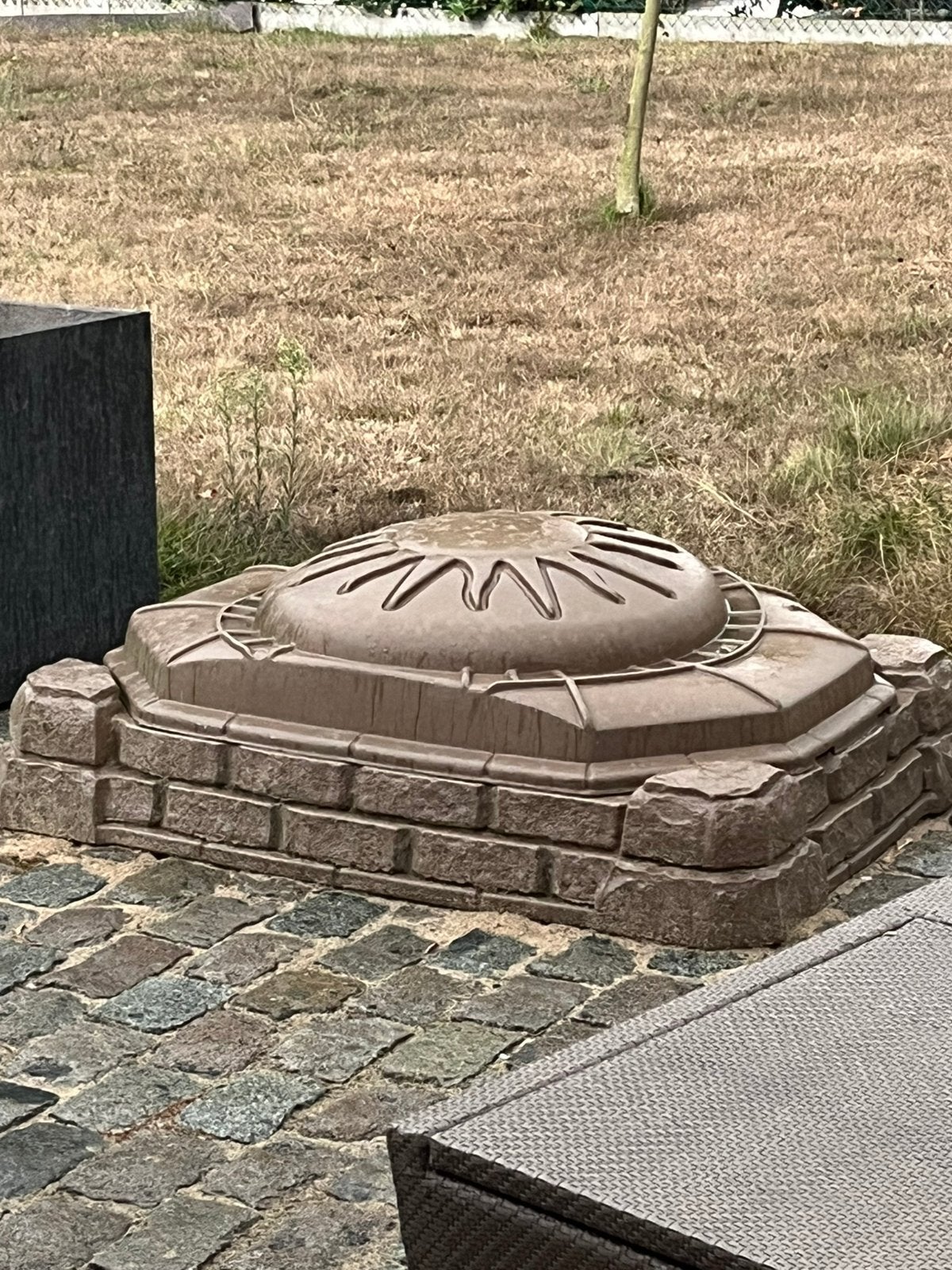 Zandbak rotsvorm met zand, Kinderen en Baby's, Ophalen, Zo goed als nieuw