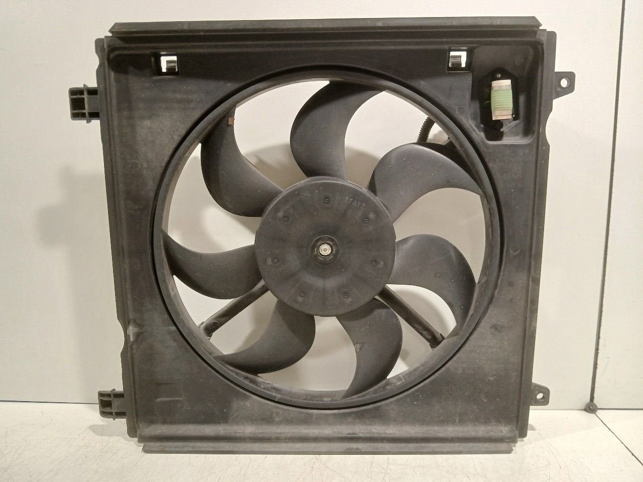 Koelventilatormotor SsangYong Tivoli, Auto-onderdelen, Onderdelen@venauto.nl, Van der Ven Autorecycling B.V., Gebruikt, Ettenseweg 76, 4706 PB Roosendaal, The Netherlands