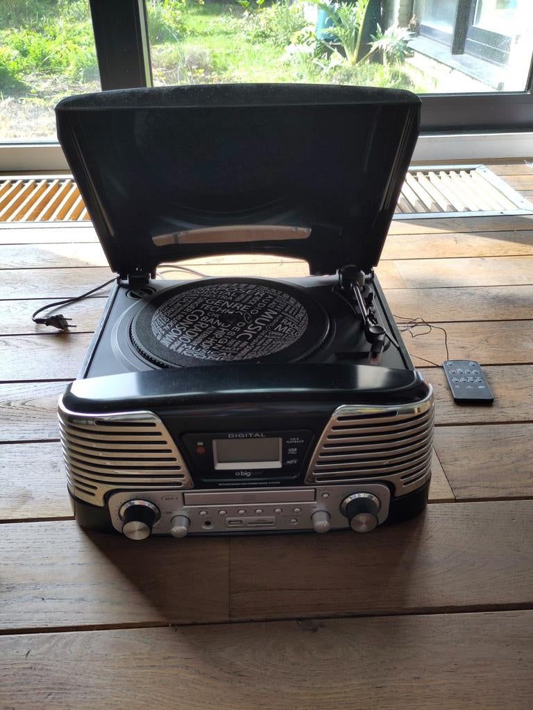Retro radio, cd- en platenspeler, Audio, Tv en Foto, Platenspelers, Gebruikt, Platenspeler, Overige merken, USB-aansluiting, Ophalen