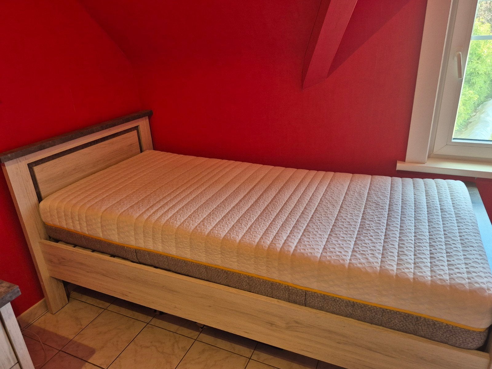 eenpersoonsbed, perfecte staat, Enlèvement