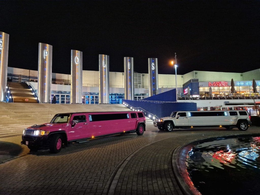 Limousine Hummer rose ou blanc, Avec chauffeur, Limousine