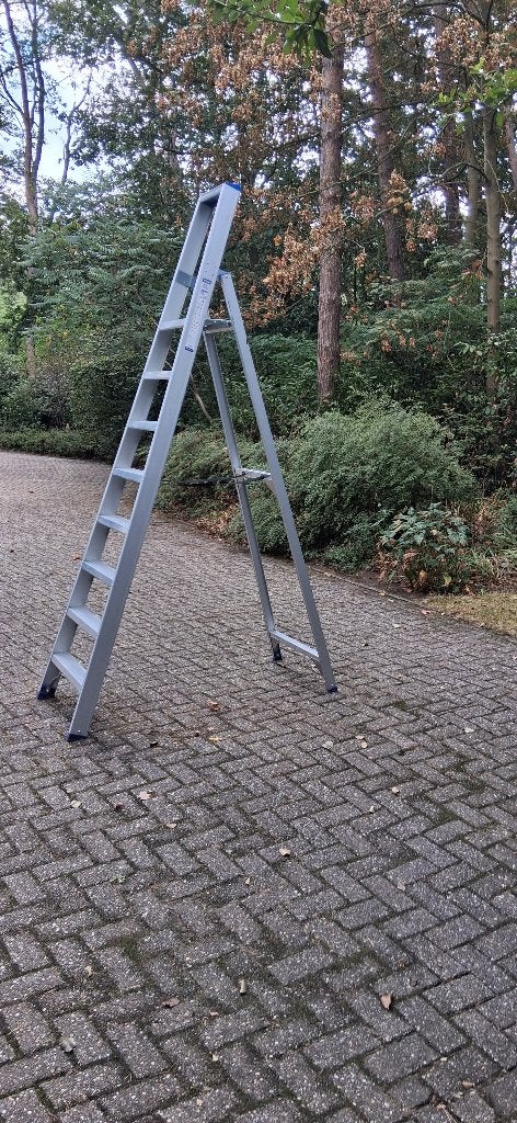 Escabeau haut en aluminium très stable, Bricolage & Construction, Enlèvement ou Envoi, Comme neuf