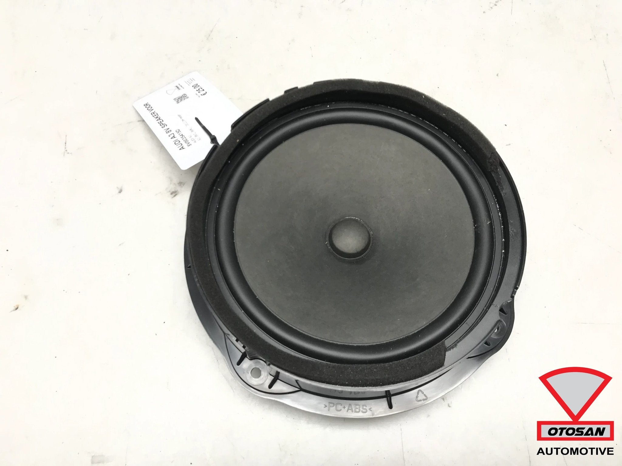 Audi A3 8V Speaker Voor 8V0035415D, Auto-onderdelen, Gebruikt, AUDI AG, Auto-Union-Strasse 1
85045  Ingolstadt, DE, Audi