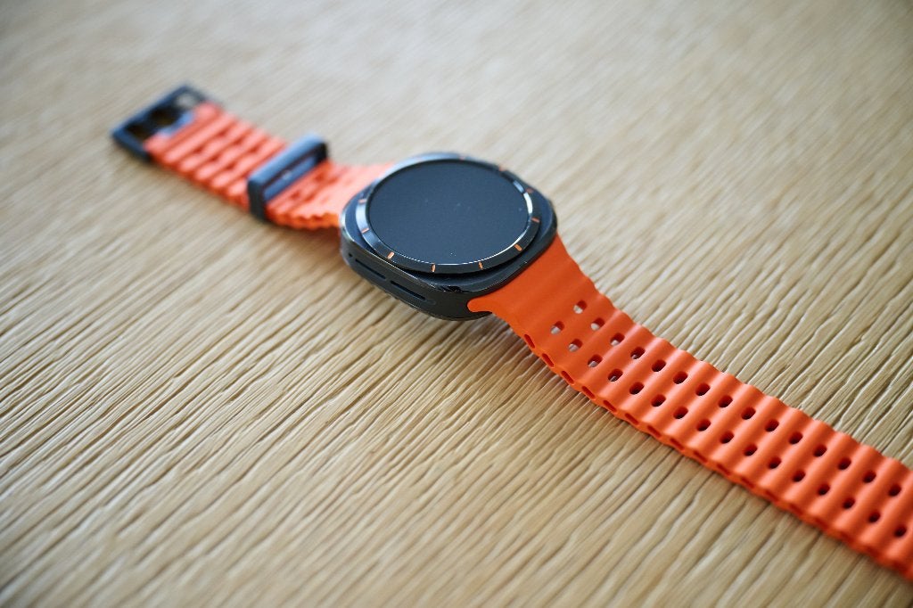 Samsung Galaxy Watch Ultra 2025 — bon état, Enlèvement ou Envoi, Samsung galaxy watch ultra, Utilisé, Orange