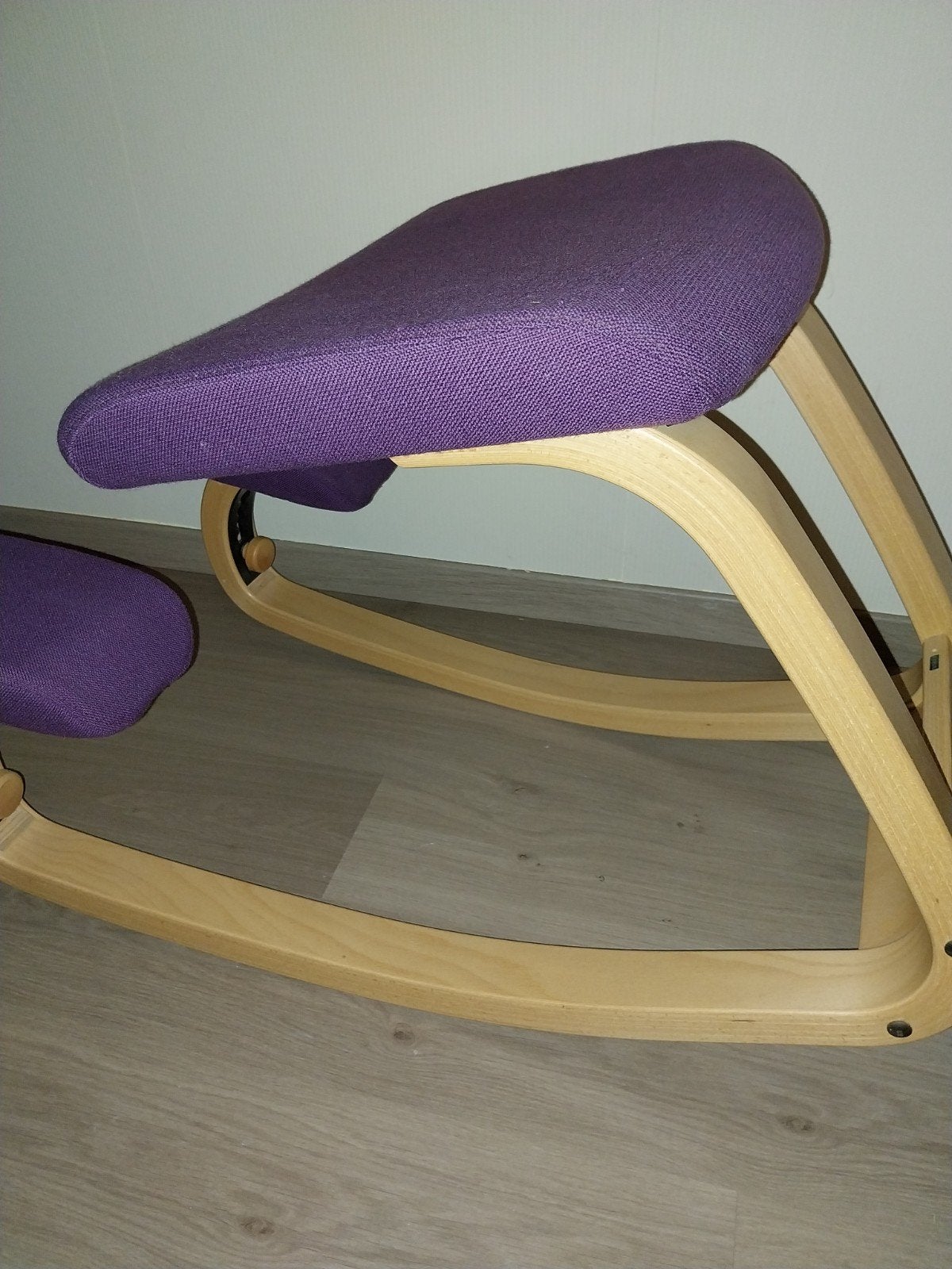 Fauteuil ergonomique Varier Thatsit, Enlèvement ou Envoi, Comme neuf, Violet, Chaise de bureau