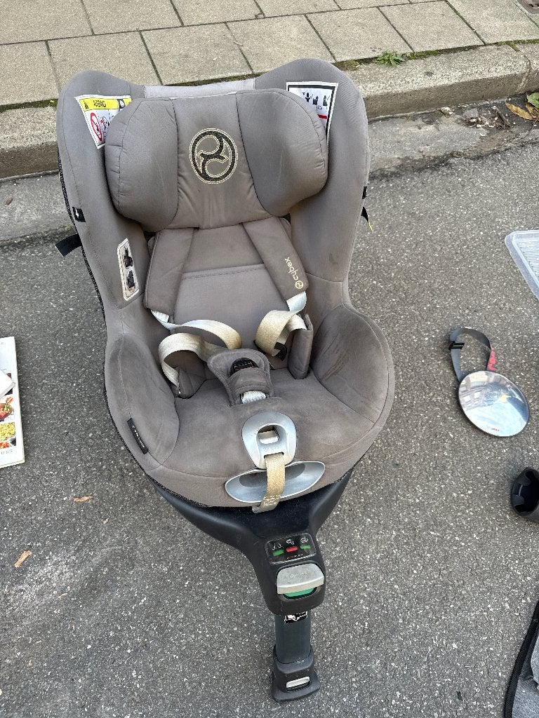 Base isofix cybex + siège auto cybex, Enfants & Bébés, Autres marques, Dossier amovible, 9 à 36 kg, Enlèvement