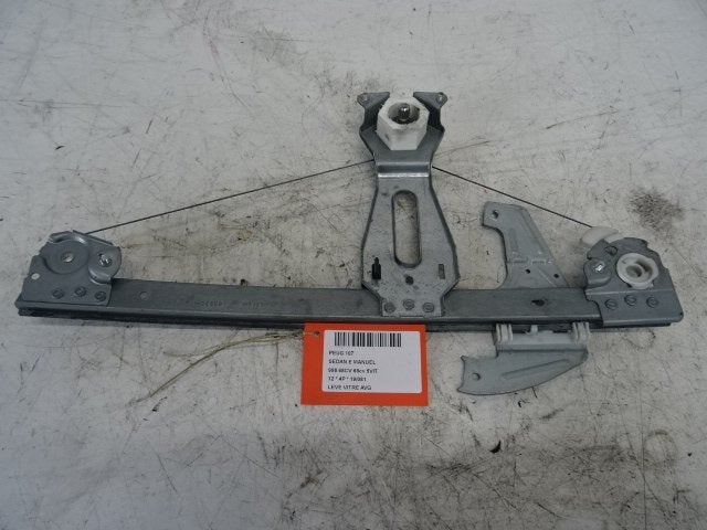 RAAMMECHANIEK LINKS VOOR Peugeot 107 (01-2005/05-2014), Kontakt-peugeot@peugeot.com, Gebruikt, Peugeot Deutschland GmbH, Bahnhofsplatz
65423  Rüsselsheim, DE