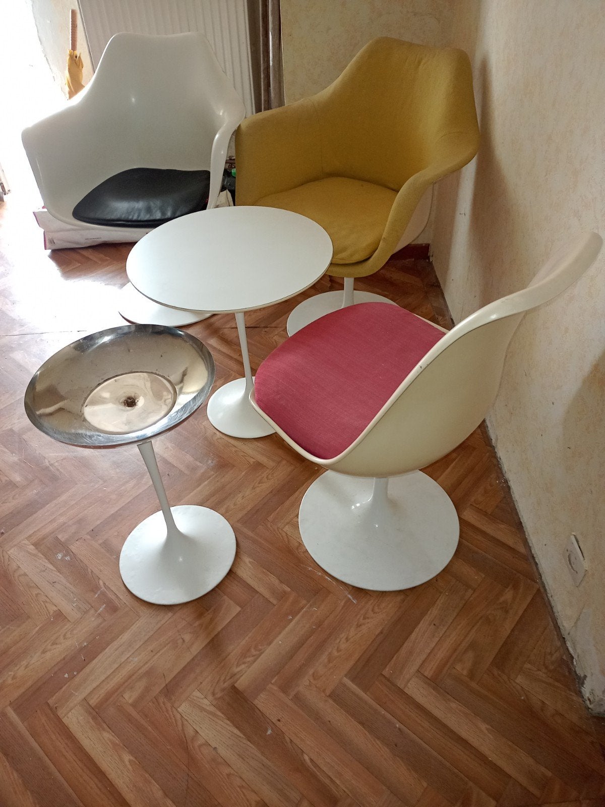 Mobilier vintage Saarinen knoll design années 70, Ophalen