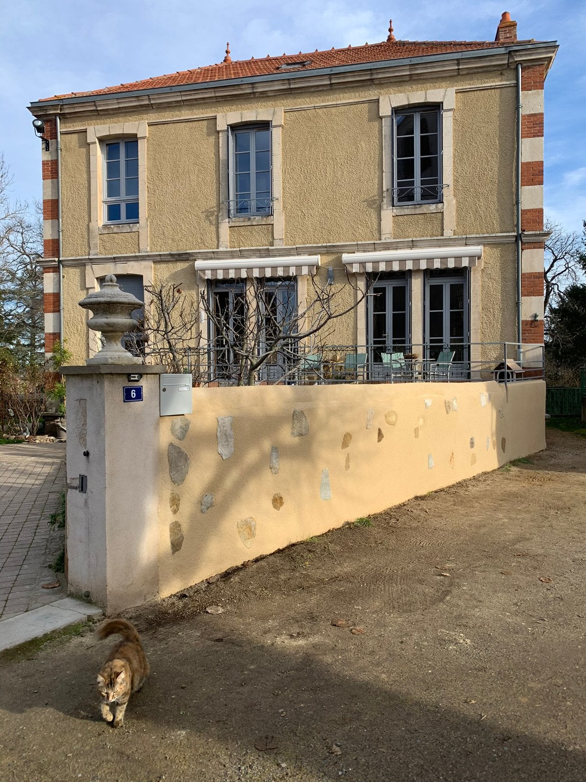 Gerestaureerd schooltje in Frankrijk, Immo