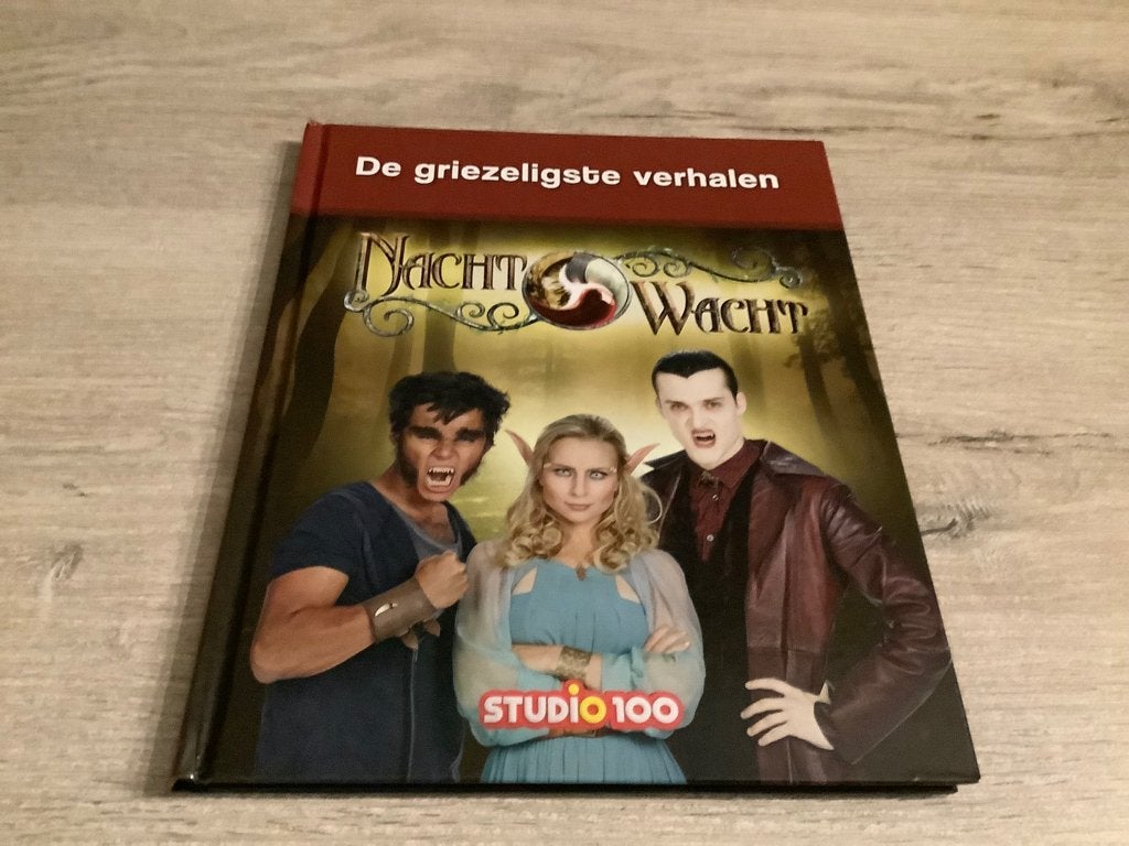 Nachtwacht de griezeligste verhalen voorleesboek, Ophalen of Verzenden, Zo goed als nieuw, Studio 100, Non-fictie