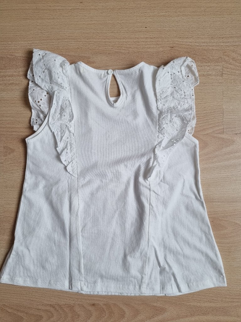 Wit T-shirt met "kanten" fantasie - maat 140, Kinderen en Baby's, Kinderkleding | Maat 140, Ophalen of Verzenden, Gebruikt, Meisje