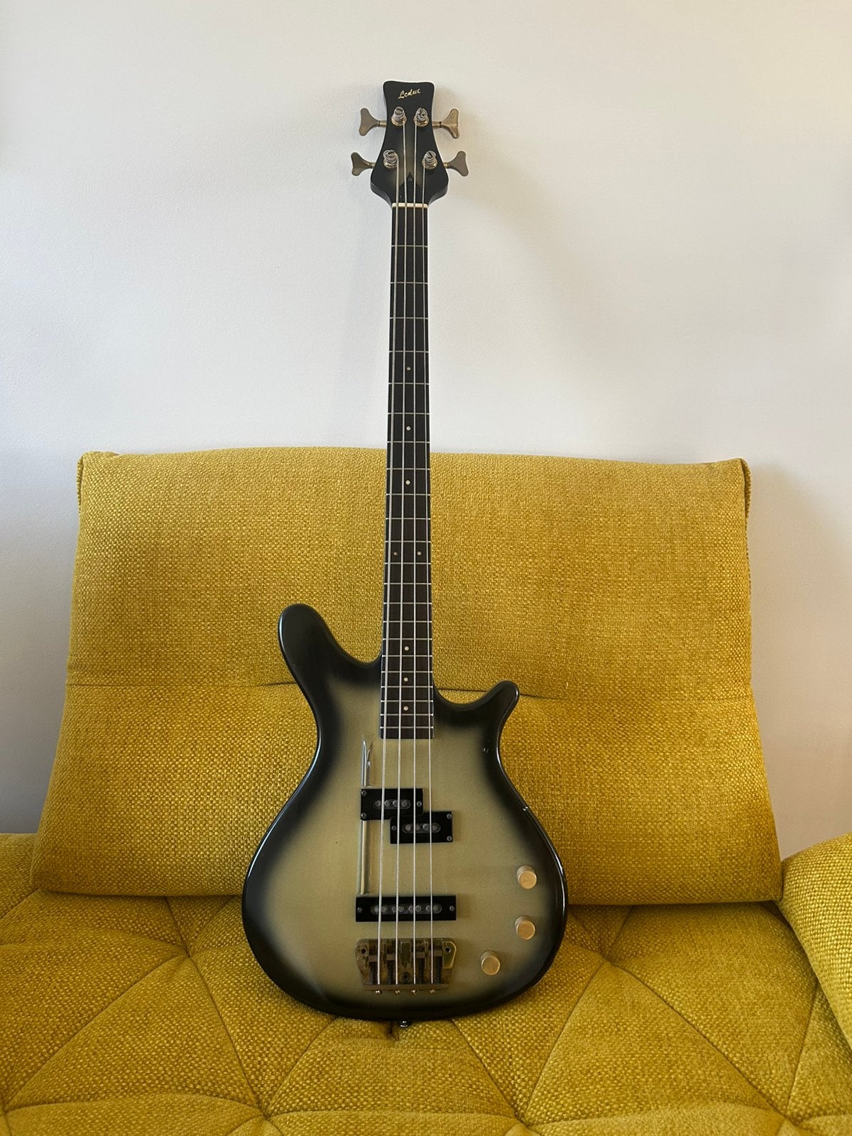 Leduc BD3 Basgitaar (1983) – Handgebouwd – Silverburst, Muziek en Instrumenten, Ophalen, Gebruikt, Elektrisch