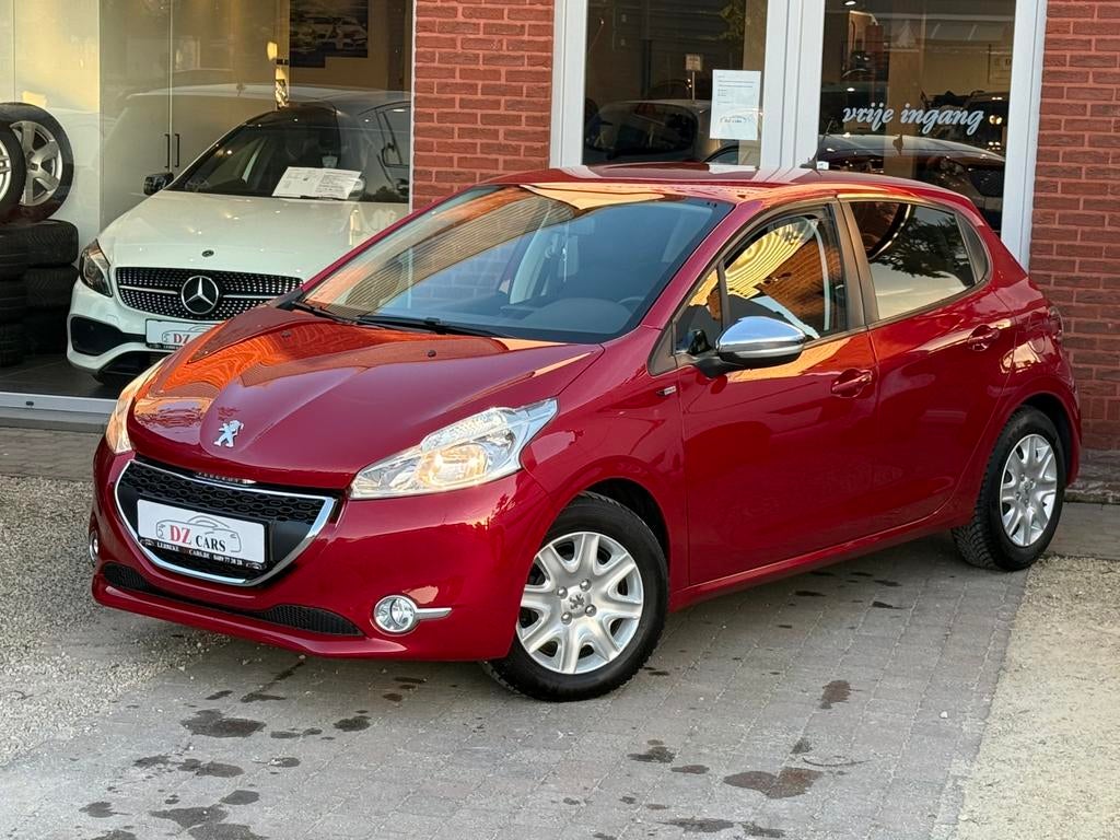 PEUGEOT 208 STYLE 1.2I 82CH |NAVI | BLUETOOTH | CLIME | LED, Rouge, Achat, Euro 6, Entreprise