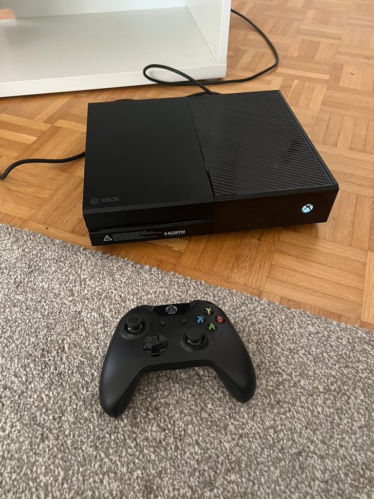 Xbox one + controller, Games en Spelcomputers, Spelcomputers | Xbox One, Ophalen, Zo goed als nieuw, Xbox One