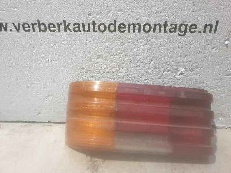 ACHTERLICHT LINKS Mercedes-Benz / 8 (W115), Mercedes-Benz AG, Enlèvement ou Envoi, Utilisé, Dialog.mb@mercedes-benz.com