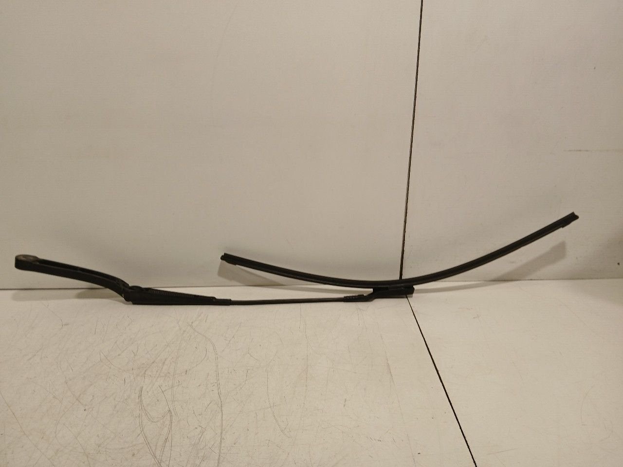 Ruitenwisserarm links voor Opel Vivaro, Onderdelen@venauto.nl, Van der Ven Autorecycling B.V., Gebruikt, Ettenseweg 76, 4706 PB Roosendaal, The Netherlands