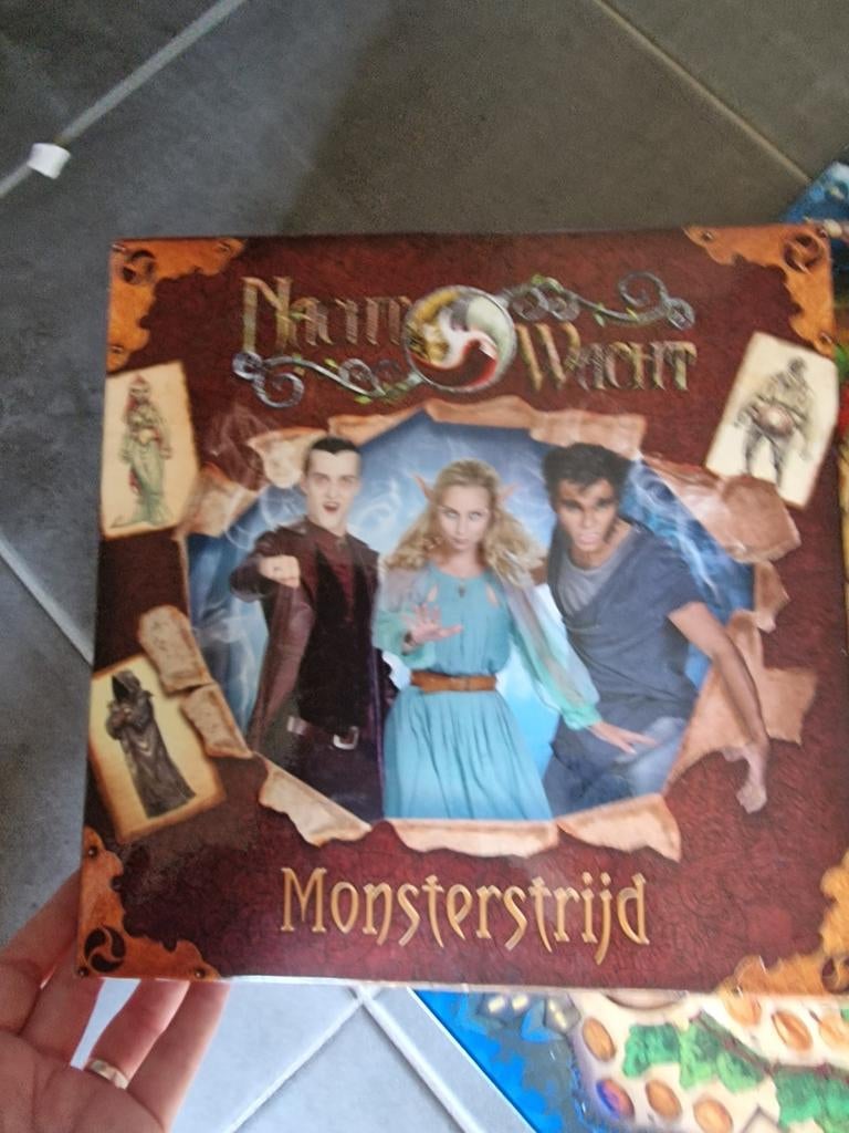 Nachtwacht  monsterstrijd, Hobby en Vrije tijd, Gezelschapsspellen | Bordspellen, Zo goed als nieuw, Ophalen