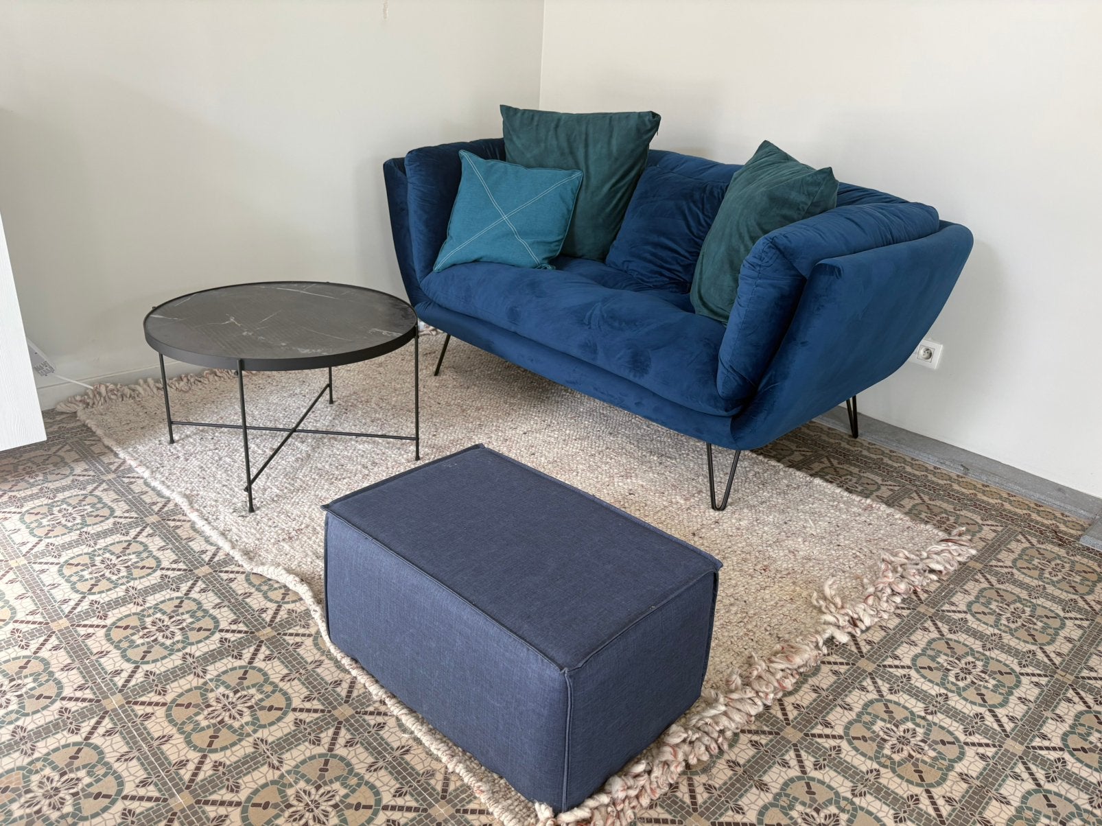 Zetel-poef-tafel, Huis en Inrichting, Ophalen, Zo goed als nieuw