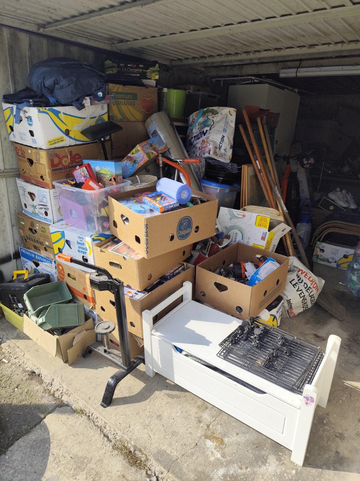 Vide garage (pour brocante grand lot), Divers