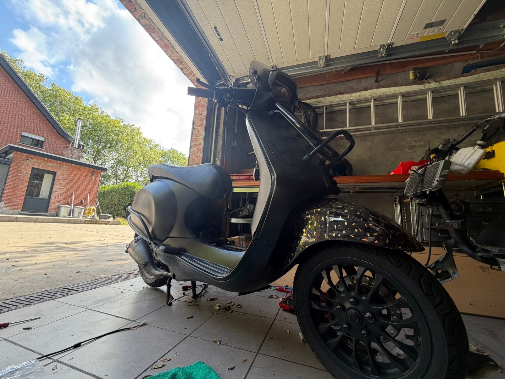 Vespa sprint 50cc a klasse begrenzer, Fietsen en Brommers, Ophalen, Zo goed als nieuw